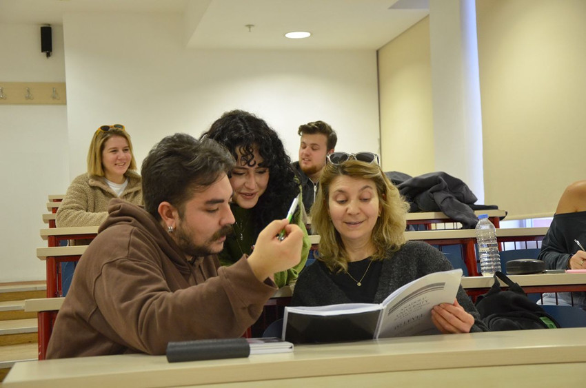 İki çocuk annesi 51 yaşındaki kadının üniversite hayali yıllar sonra gerçek oldu... - Resim: 2