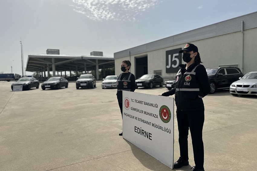 Piyasa değeri 100 milyon TL'nin üzerinde... Lüks araçlara ele konuldu - Resim: 4
