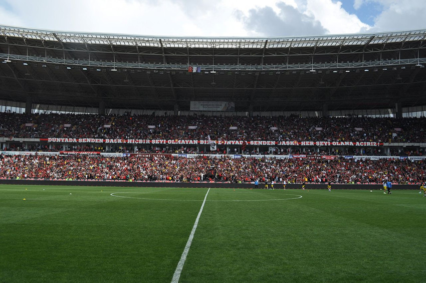 Amatör lig maçında Süper Lig takımlarını kıskandıra manzara - Resim: 1