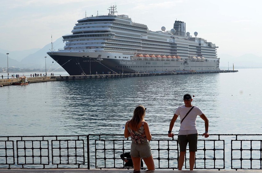Antalya'da kruvaziyer turizminde 12 yıl sonra ilk yaşandı - Resim: 1