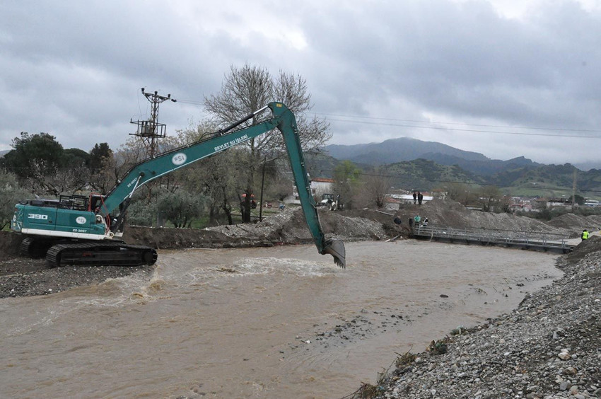 Bir şehir felaketi yaşıyor: Binlerce dönüm tarım arazisi sulara gömüldü - Resim: 3
