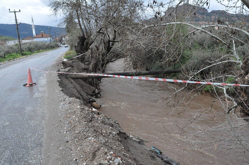 Bir şehir felaketi yaşıyor: Binlerce dönüm tarım arazisi sulara gömüldü - Resim: 4