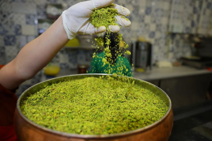 Bayramda ucuz tatlı tuzağı: Uzmanından boyalı fıstık ve kalitesiz yağ uyarısı - Resim: 3