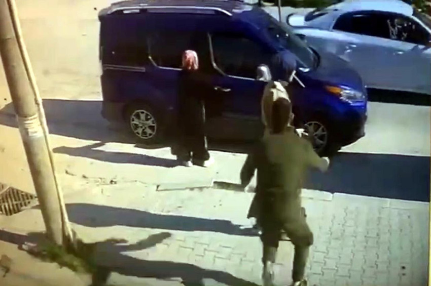 Sokak ortasında önünü kesip kaçırmışlardı: Genç kadın operasyonla kurtarıldı - Resim: 1