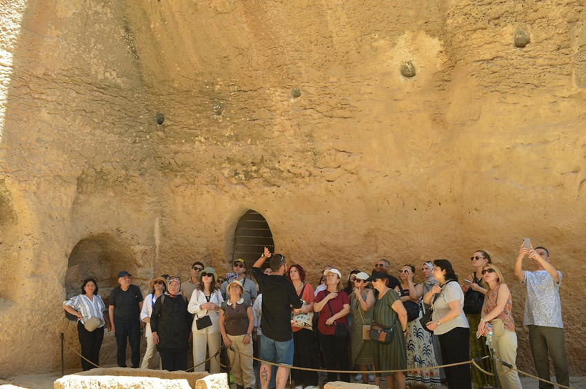 Kurban Bayramı tatilinde deniz, güneş, kumsal yerine fenomen dizinin evine akın ettiler - Resim: 3