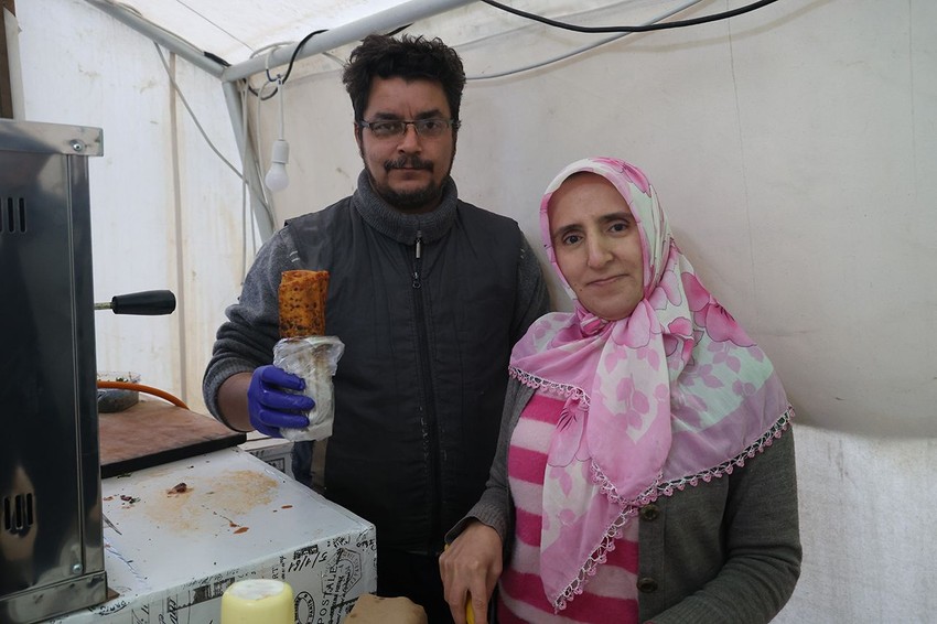 Hataylı depremzedenin felaket sonrası evi olan çadır şimdi ekmek teknesi oldu - Resim: 2