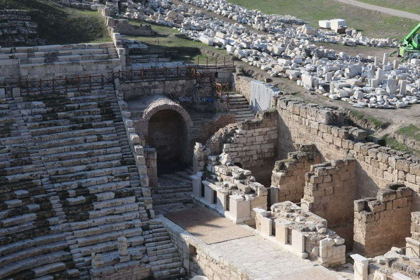 Türkiye'nin binlerce yıllık tarihinden depremin izleri silindi - Resim: 3