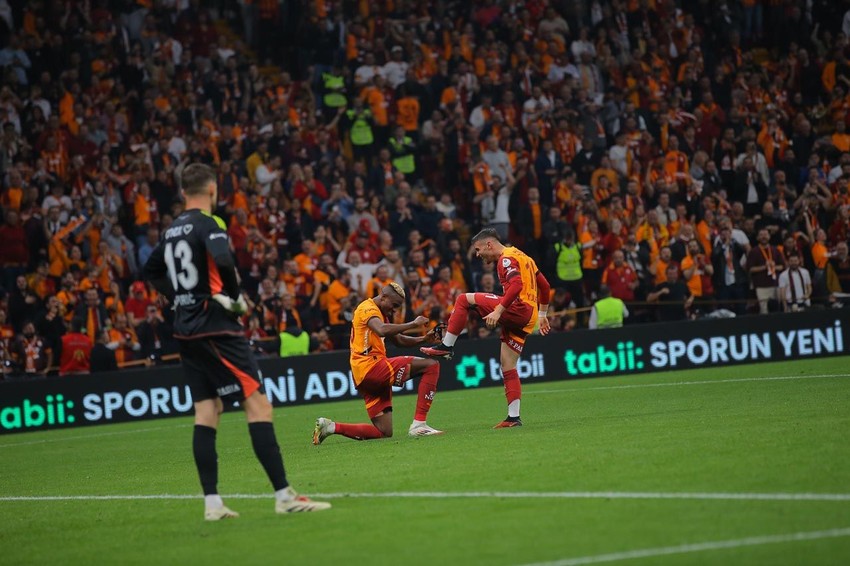 Galatasaray, Antalyaspor'u 4 golle devirdi - Resim: 1