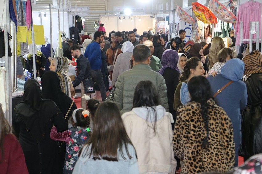 ''Festivalde yüzde 70 indirim var''ı duyan soluğu burada aldı - Resim: 1