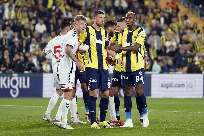 Fenerbahçe'den şampiyonluk yolunda büyük hata - Resim: 1