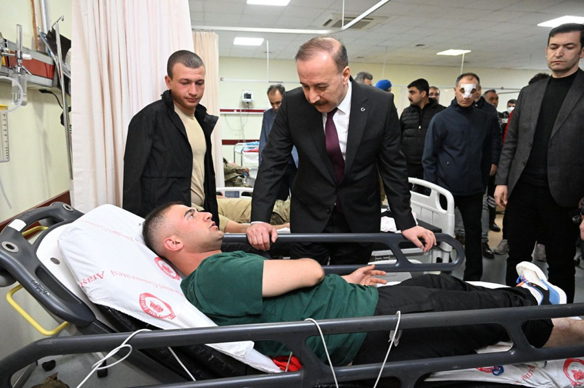Askeri kışlada yabancı uyruklu askerler kavga etti: Çok sayıda yaralı var - Resim: 4