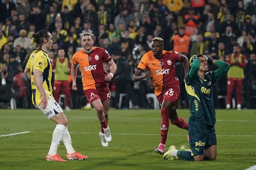 Galatasaray, Fenerbahçe'yi Kadıköy'de devirdi! - Resim: 2