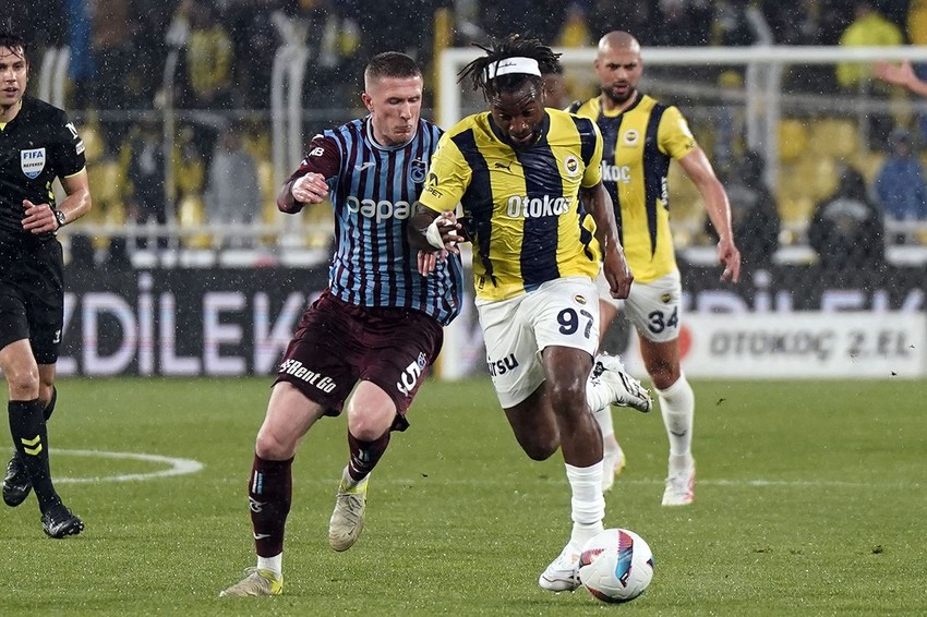 Fenerbahçe, Trabzonspor'u farklı yenip, zirve takibini sürdürdü! - Resim: 3
