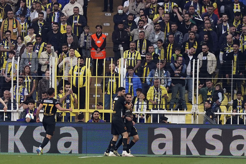 Kadıköy'deki gol düellosunda Fenerbahçe'ye büyük şok - Resim: 3