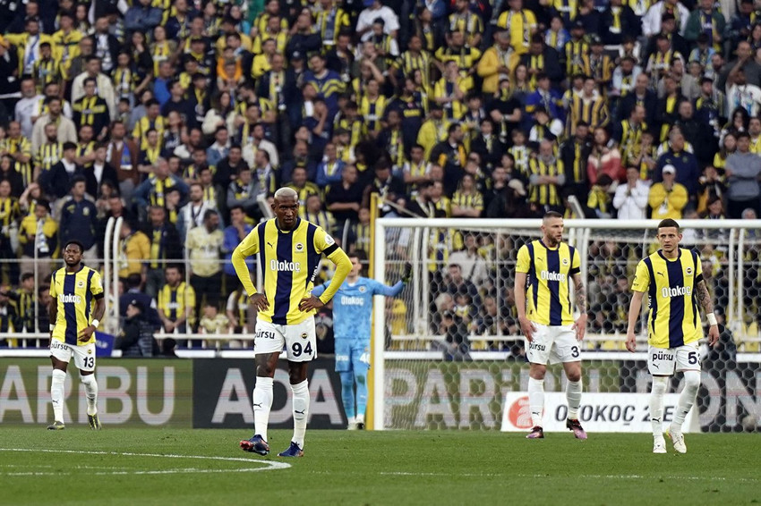 Kadıköy'deki gol düellosunda Fenerbahçe'ye büyük şok - Resim: 1