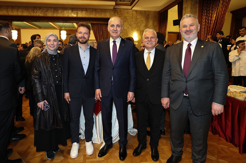 TBMM'de tepki çeken 23 Nisan Resepsiyonu: Erdoğan yok, Özel yok, Bahçeli yok... - Resim: 2