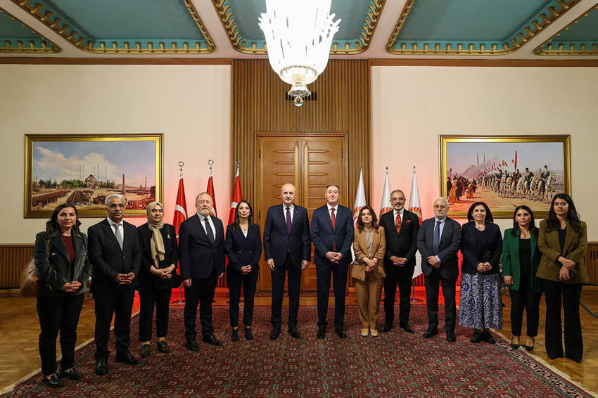 TBMM'de tepki çeken 23 Nisan Resepsiyonu: Erdoğan yok, Özel yok, Bahçeli yok... - Resim: 3