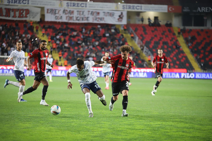 Fenerbahçe, 6. kez geriden gelerek kazandı - Resim: 1