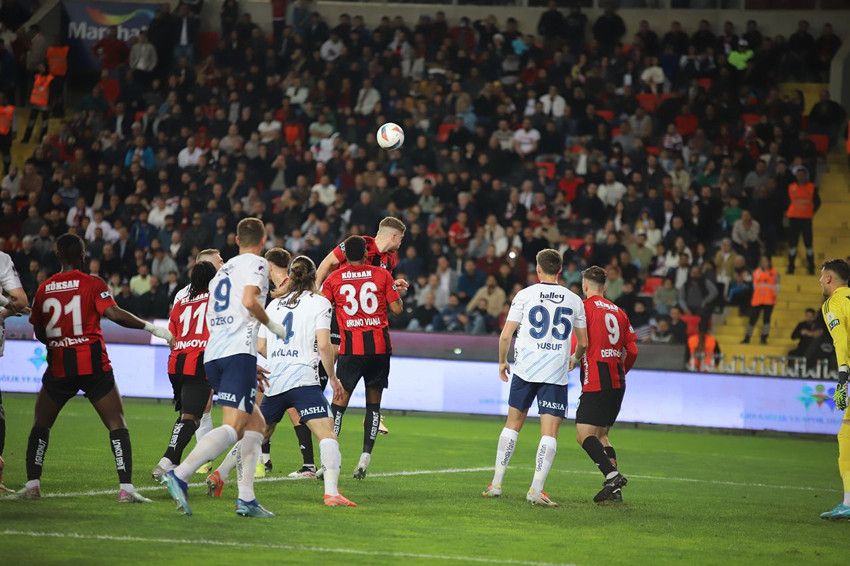 Fenerbahçe, 6. kez geriden gelerek kazandı - Resim: 4