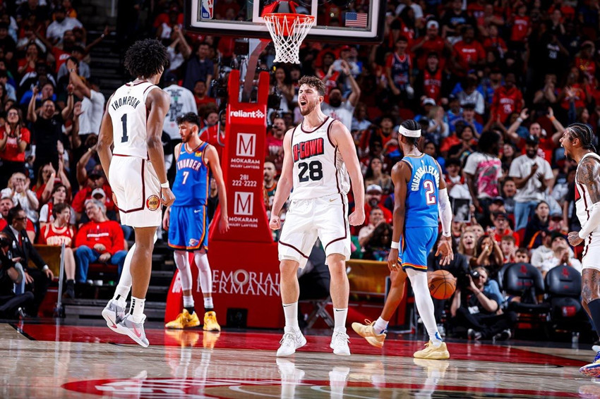 Houston Rockets Alperen Şengün'ün 15 sayısıyla seriyi uzattı - Resim: 1