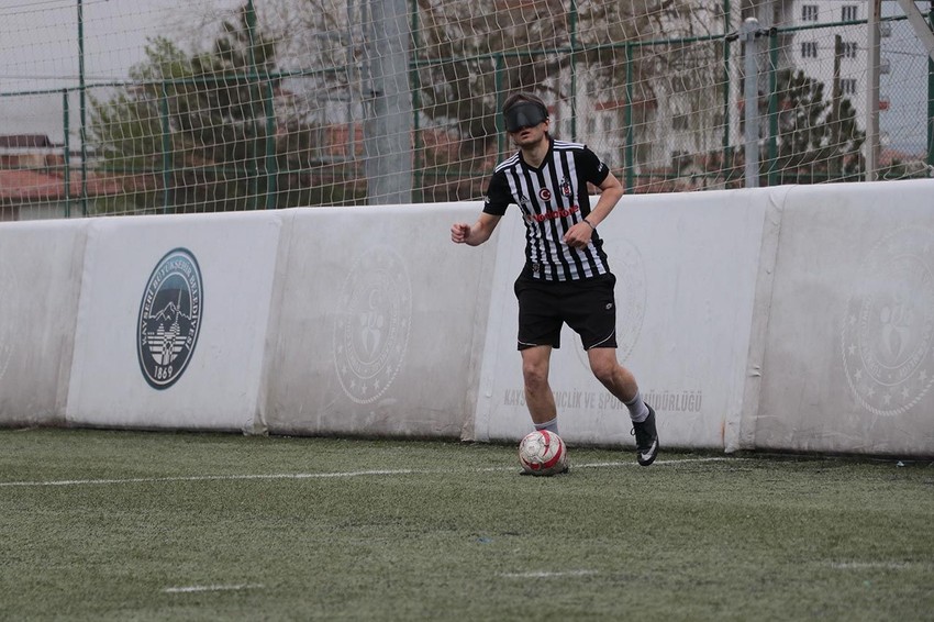 Görme engeli ne öğretmenliğine engel olabildi ne de milli futbolculuğuna - Resim: 4