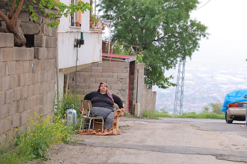 200 kilo ağırlığındaki depremzede anne yaşam mücadelesi veriyor - Resim: 2