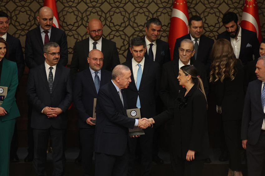 İktidara yakın medyaya ödül yağdı! Yılın haber sitesi dikkat çekti - Resim: 1