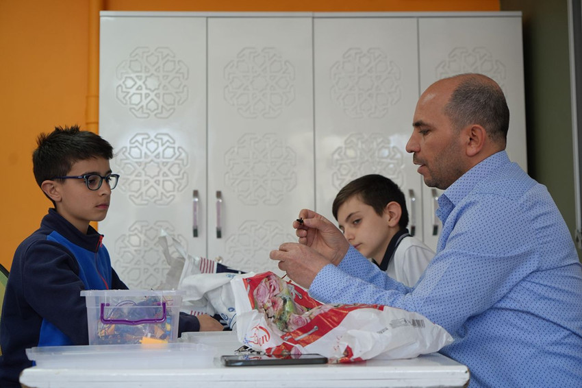 Haberlerde gördüğü yanan araçtan etkilenen öğretmen ''Parkcim''i üretti... - Resim: 4