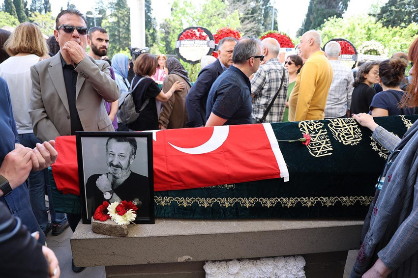 Usta sanatçı Naşit Özcan toprağa verildi - Resim: 2