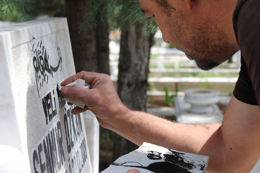23 yıldır yüzlerce gurbetçinin Türkiye'deki mezarları ona emanet - Resim: 1