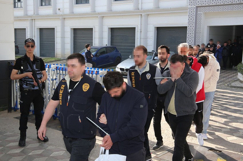 Sahte araç çetesi çökertildi: 122 kişi mağdur, 101 gözaltı, 52 tutuklama var - Resim: 3