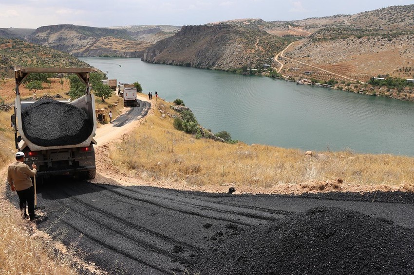 Sadece tekneyle gidilebilen mahalle yıllar sonra yola kavuştu - Resim: 2
