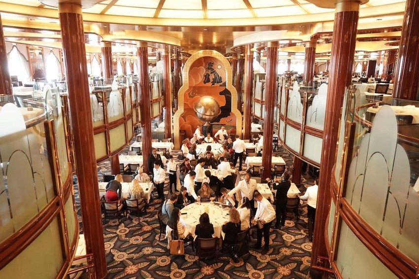 Dünyaca ünlü yüzen otel İstanbul'a demir attı - Resim: 1