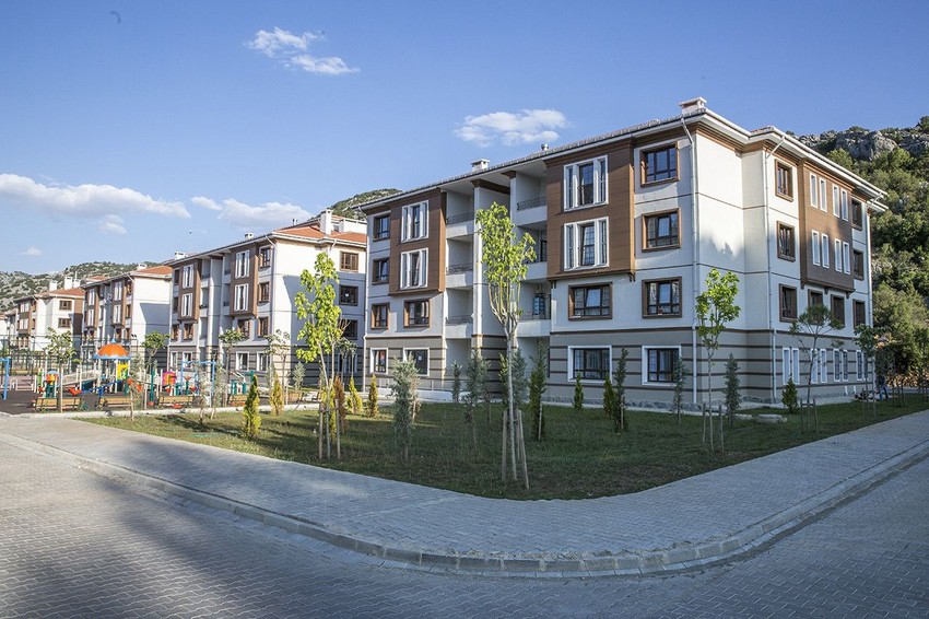 Vatandaş UYAP e-Satış ile yarı fiyatına satılan evlere hücum etti - Resim: 3