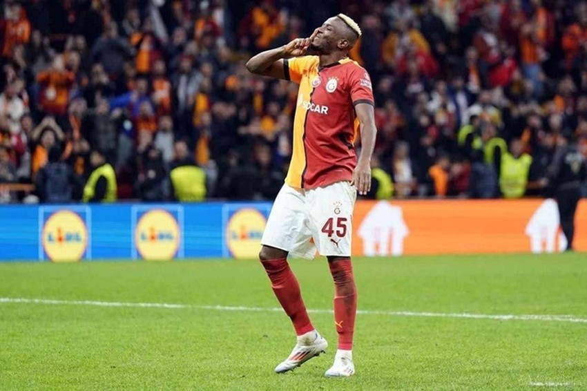 Dünya devlerini peşine takan Osimhen bir teklifi reddetti! - Resim: 1