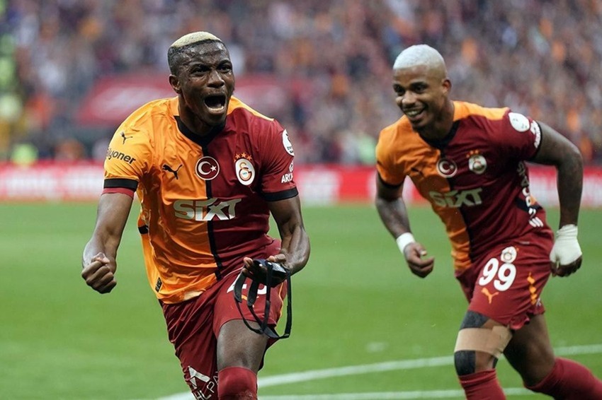 Dünya devlerini peşine takan Osimhen bir teklifi reddetti! - Resim: 3