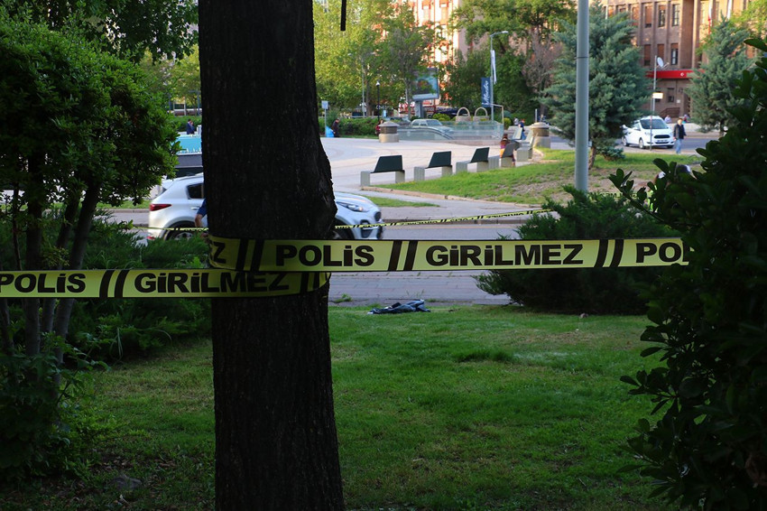 Meclis önünde silahlı saldırgan alarmı: Ateş açan şüpheli gözaltında - Resim: 4