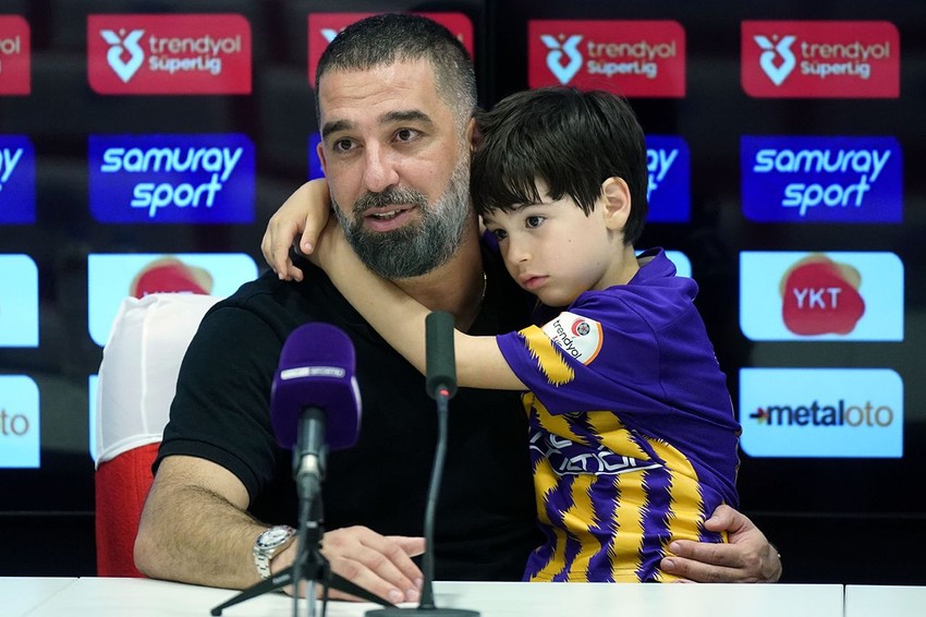 Arda Turan, Eyüpspor'a veda etti: ''4 teklif var'' - Resim: 2