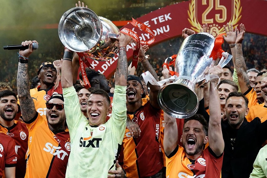 Osimhen transferi için Galatasaraylıları yıkacak haber geldi - Resim: 1