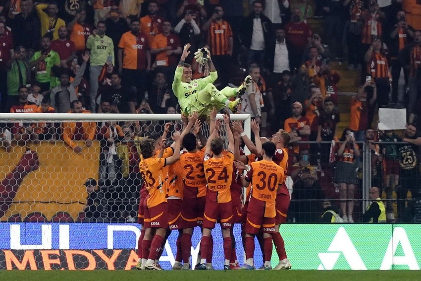 Muslera uzun yıllar kırılamayacak rekorlarla Galatasaray ile son maçına çıktı - Resim: 3