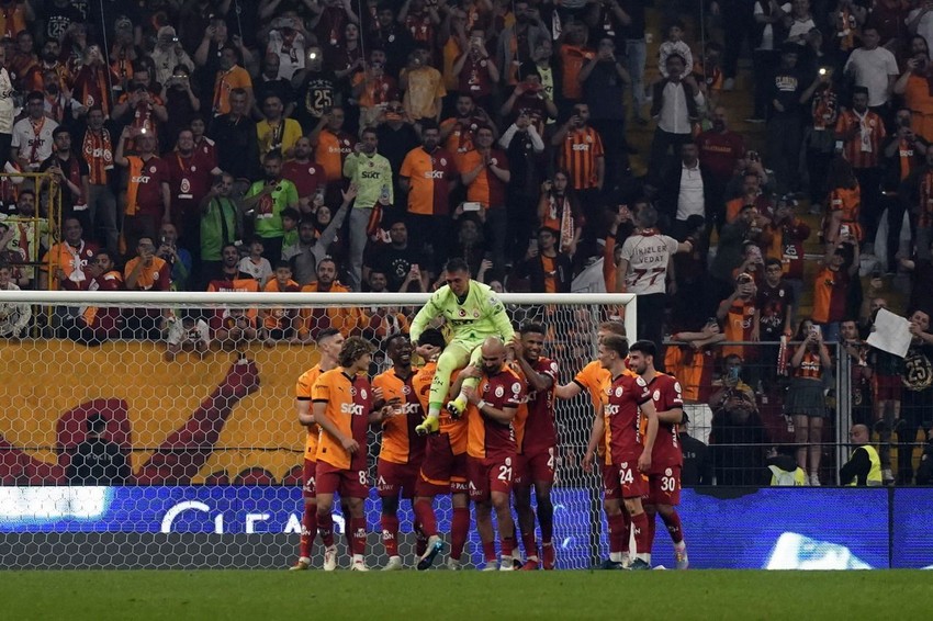 Muslera uzun yıllar kırılamayacak rekorlarla Galatasaray ile son maçına çıktı - Resim: 4