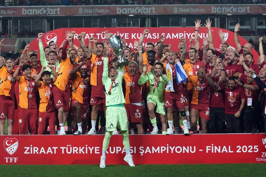Galatasaray'ın yeni sezon formaları sızdırıldı; ortalık bir anda karıştı - Resim: 1