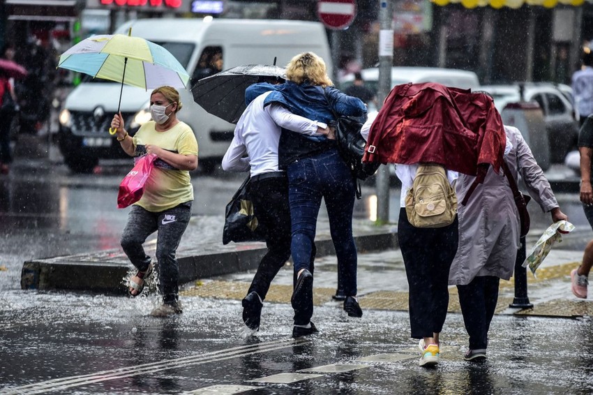 Hava durumu raporu açıklandı: Bir yanda aşırı sıcaklar, diğer yanda yağmur var... - Resim: 1