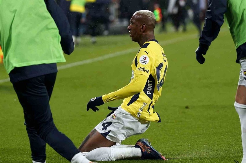 Yeşil sahalara gece yarısı Talisca bombası düştü - Resim: 2