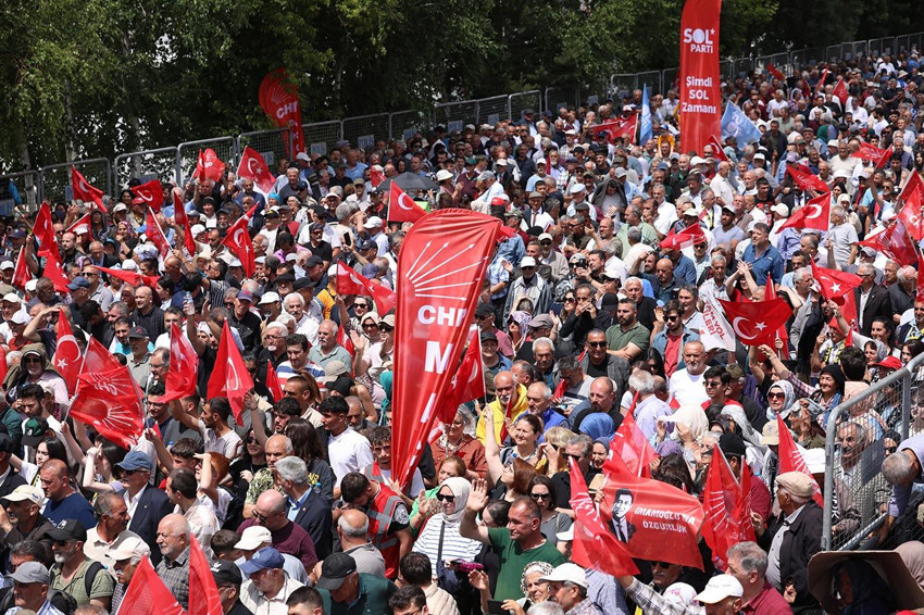 Özel'den AK Parti'nin yüksek oy aldığı ilde gövde gösterisi: ''Kale siyaseti bitmiştir'' - Resim: 1
