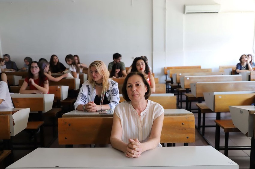 69 yaşındaki profesör, emekli olduğu üniversiteye öğrenci olarak geri döndü - Resim: 3