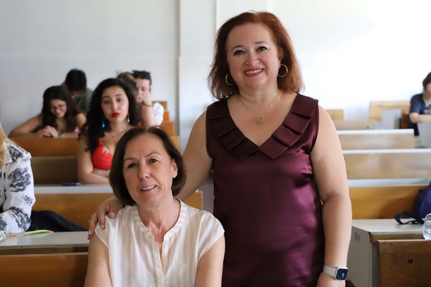 69 yaşındaki profesör, emekli olduğu üniversiteye öğrenci olarak geri döndü - Resim: 2