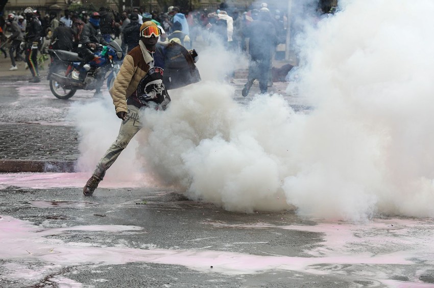 Kenya'da vergi yasası tepkisi için halk sokağa döküldü: Onlarca yaralı var - Resim: 1