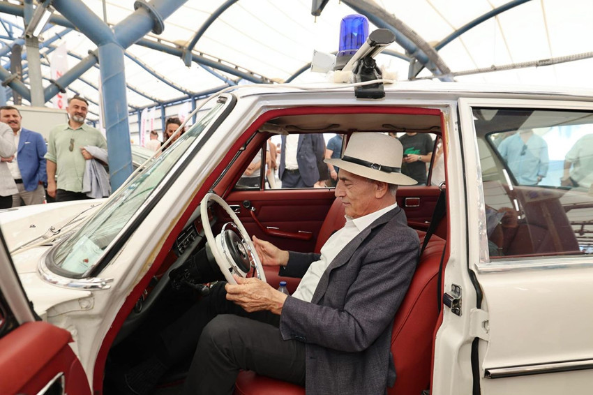 Geleceğe Dönüş filmi gibi... Klasik otomobil tutkunları İstanbul'da buluştu - Resim: 1