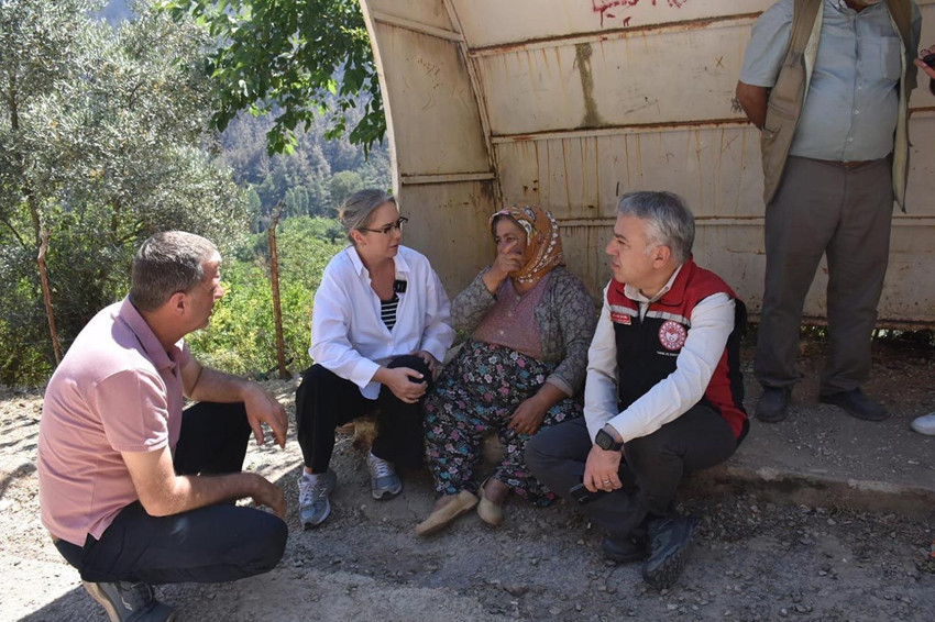 İzmir Ödemiş'teki yangın felaketinde bir mahalle küle döndü! - Resim: 4